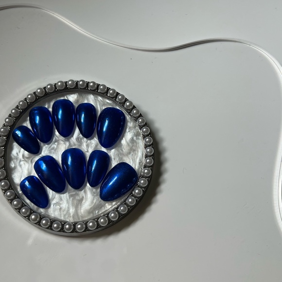 Press on nails - Picture 4 of 4